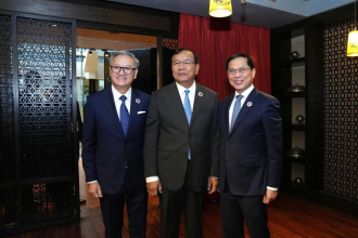 Laos-Vietnam-Cambodia FMs Discuss Strengthening Trilateral Cooperation